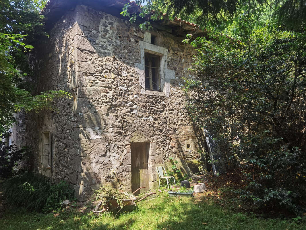 Maison à MAZEROLLES