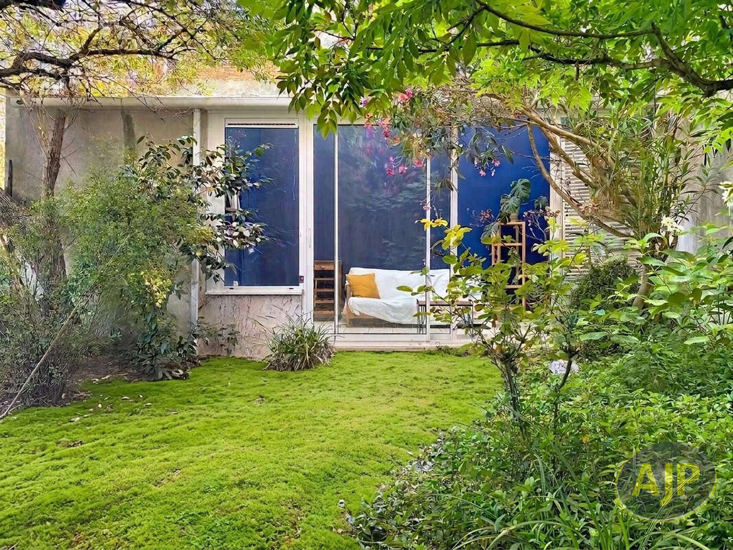 Nantes Dobrée / Sanitat : Un esprit « petite maison » avec jardin privatif - photo 2