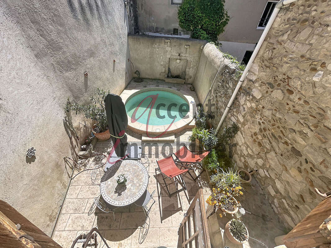 Maison à EYRAGUES