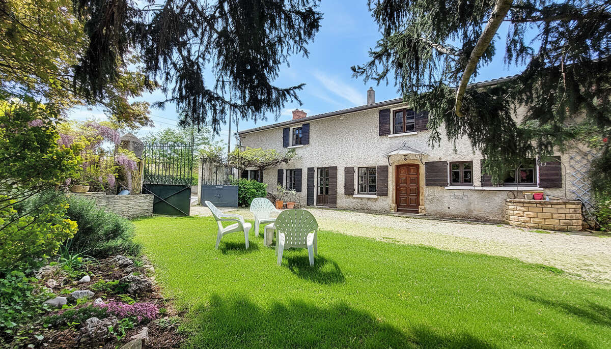 Maison à SAINT-PRIEST