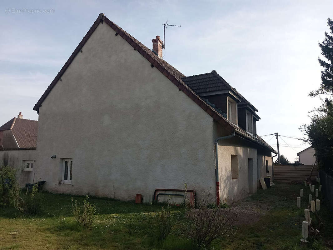Maison à PERRIGNY-SUR-L'OGNON