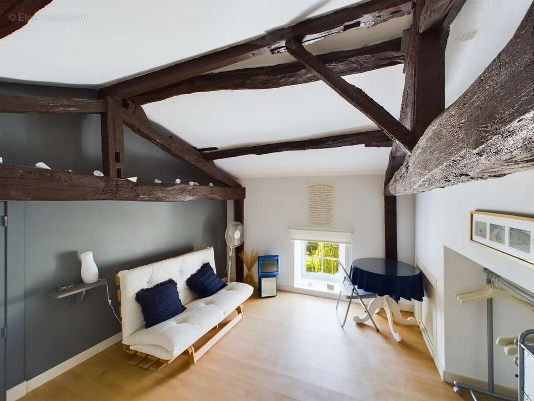 Belle rénovation pour cette Maison de village de 3 chambres/3 salles de bain avec jardins paysagers. - photo 13