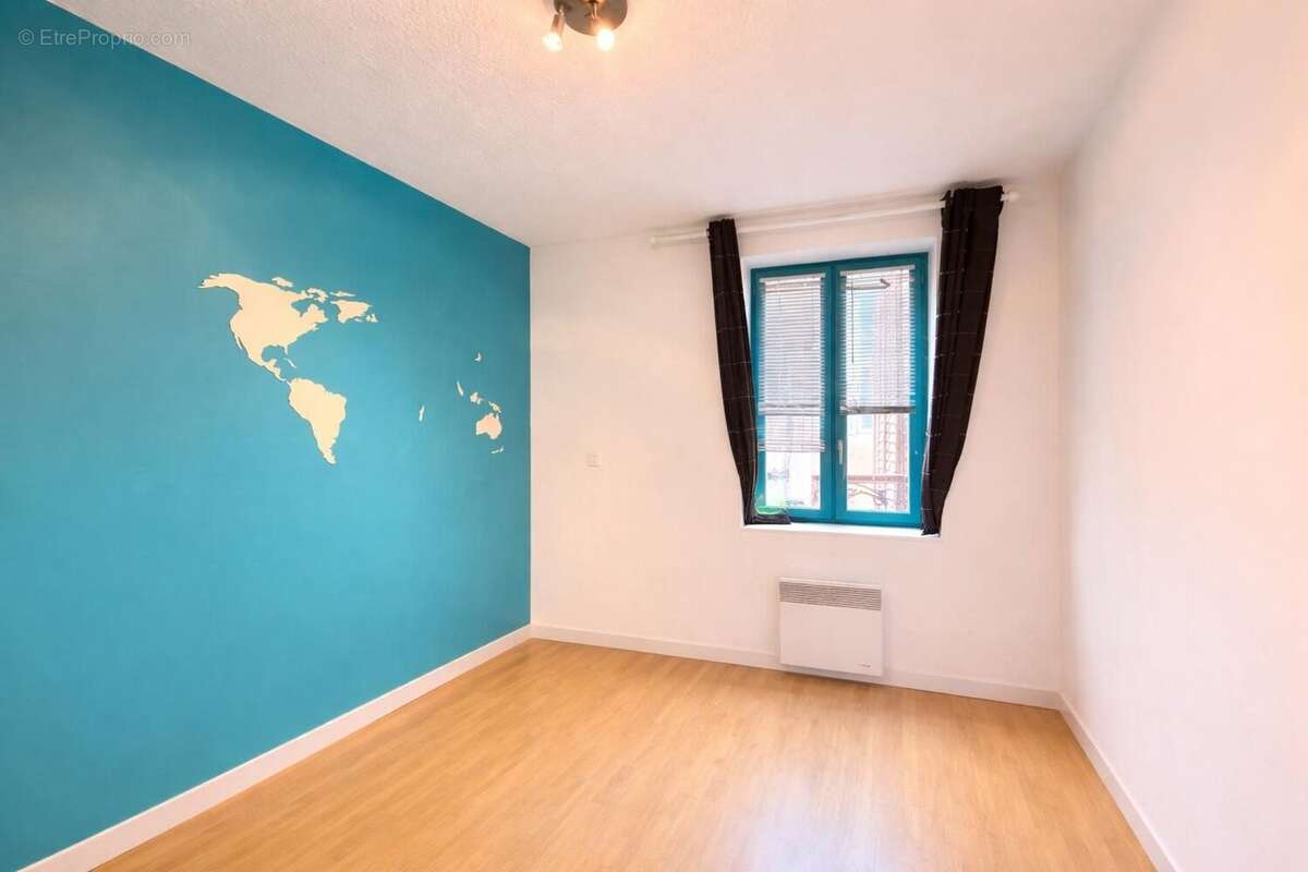 Chambre 3  - Appartement à SAINT-JEAN-DE-MAURIENNE