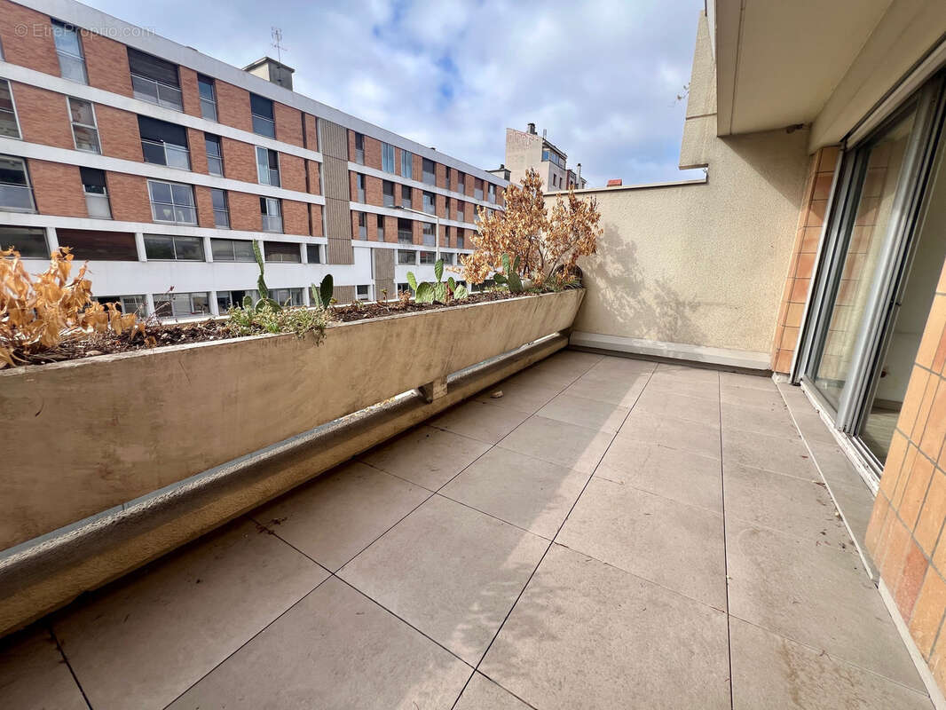 T1 bis avec terrasse résidence la Comtale - photo 2