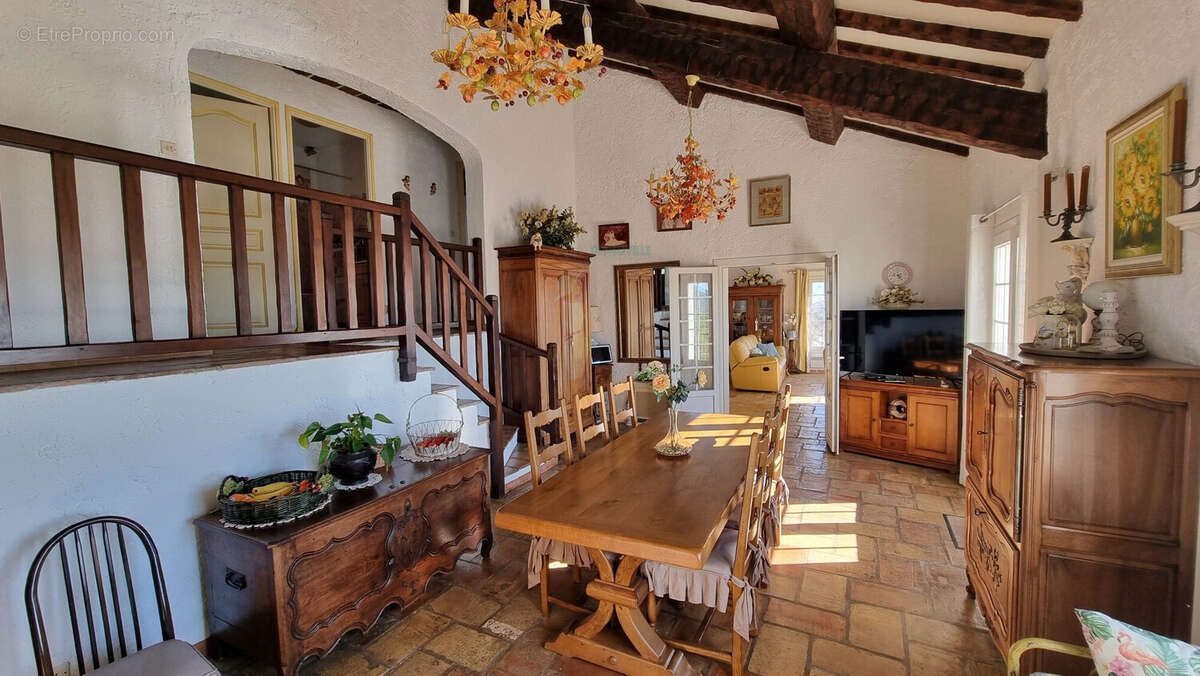 Maison à LES ISSAMBRES