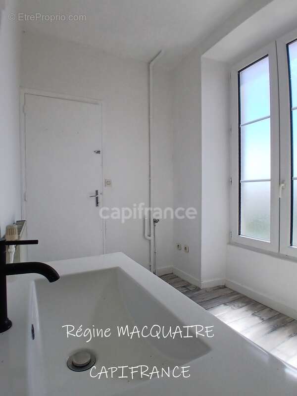 Maison à vendre 4 pièces SOURDEVAL (50) : 3 chambres, garage et extérieur privatif - photo 8