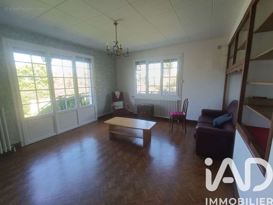 Photo 2 - Maison à ROUVRES-LES-BOIS