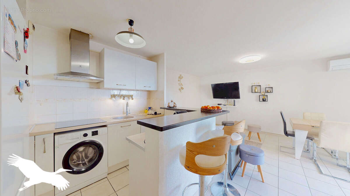 A vendre, Mathis , Marseille 10ème, 3 pièces 62 m2 avec terrasse et vue dégagée au dernier étage, double-box. - photo 4