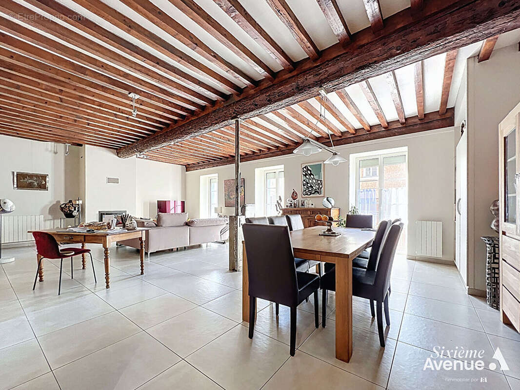 Appartement à SAINT-SYMPHORIEN-D'OZON