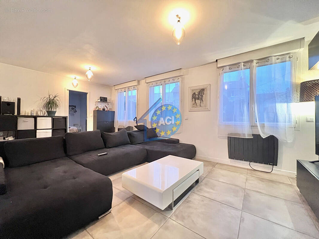 Appartement à MANTES-LA-VILLE