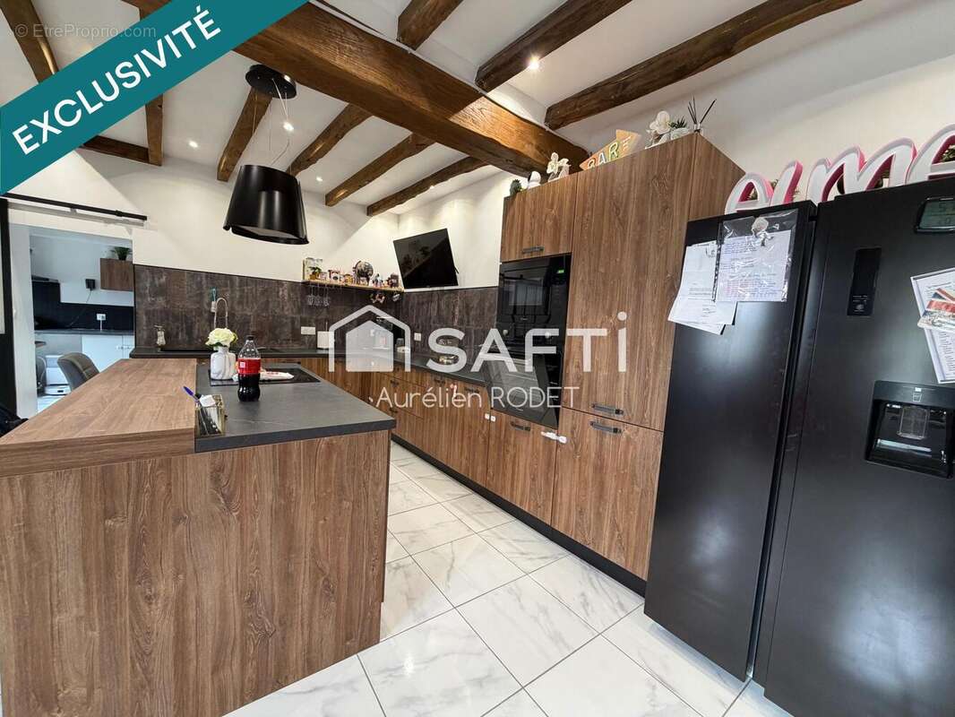 Maison 180 m² à Ambrault  - photo 4