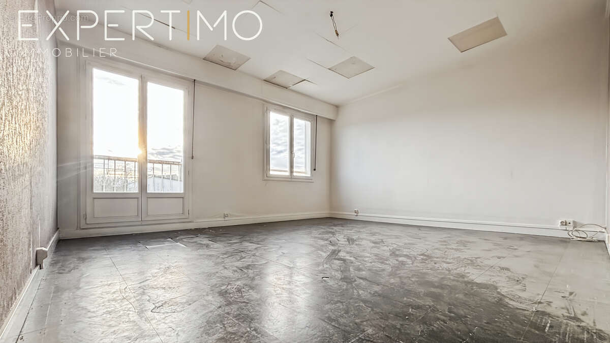 A VENRDE appartement F4 lumineux à proximité du centre-ville d'Étampes - photo 2
