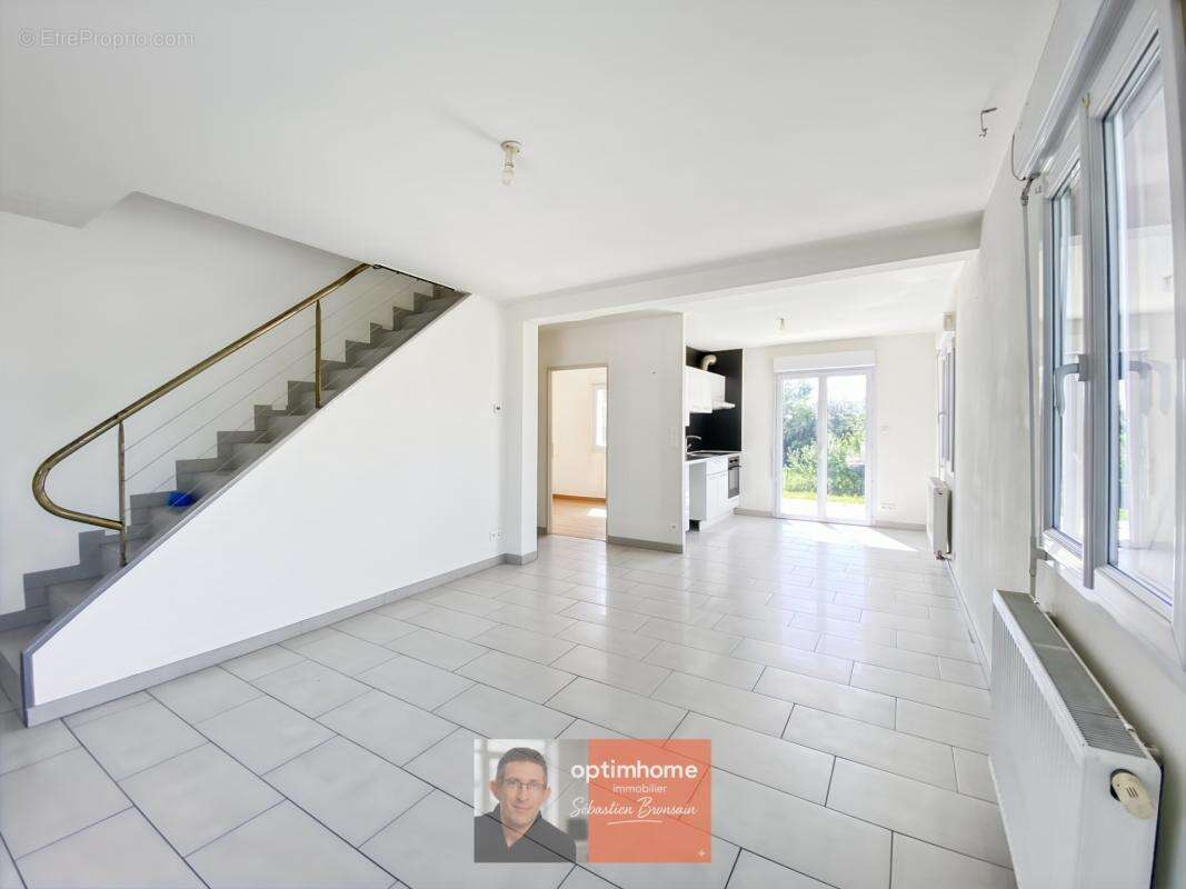 Choisey – Maison récente de 2010 – 4 chambres, bureau et jardin de 510 m² - photo 2
