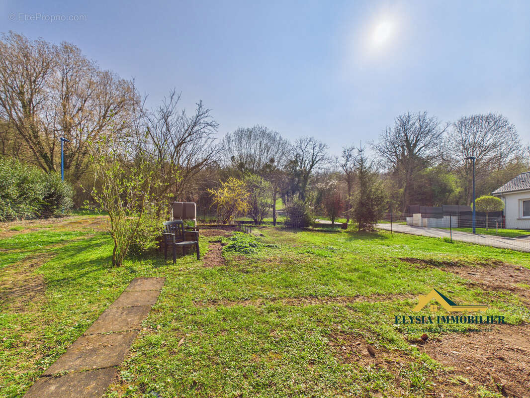 Maison à VILLECEY-SUR-MAD