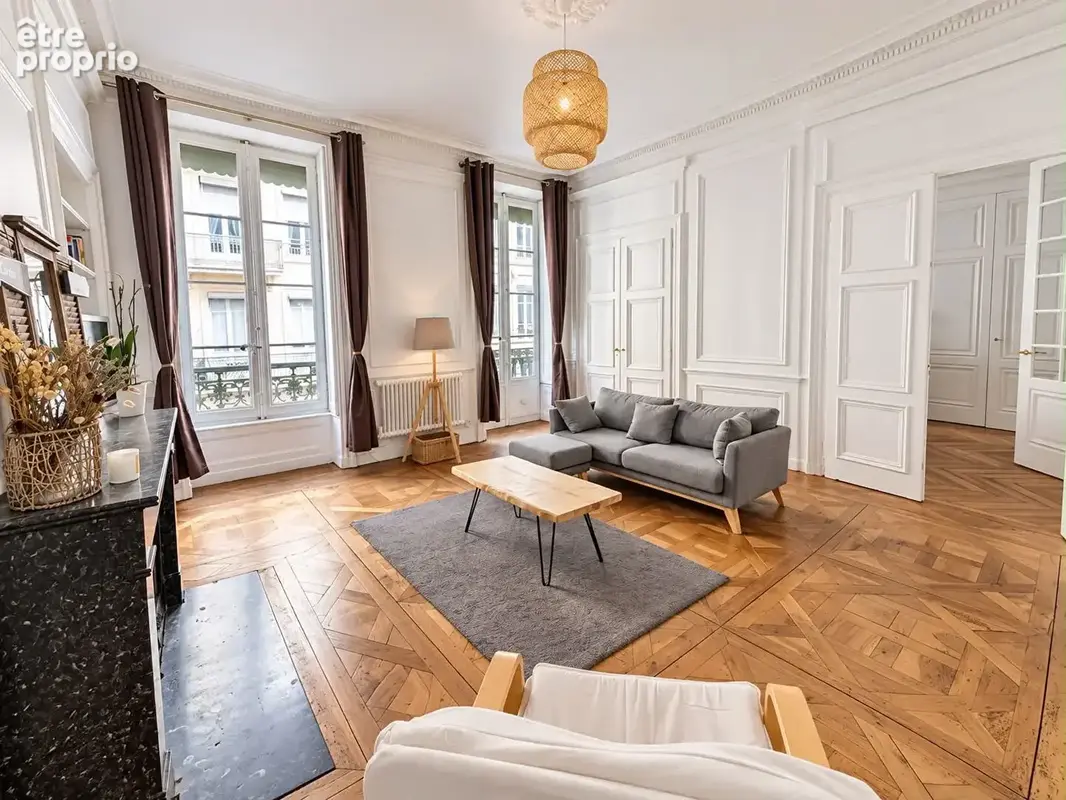 Appartement de 4 pièces avec balcon - Lyon 6 Place M.Lyautey - photo 2