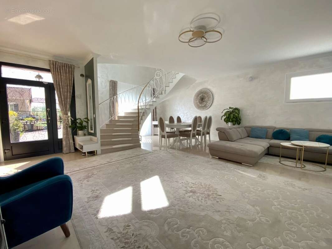 Maison à LE PLESSIS-TREVISE