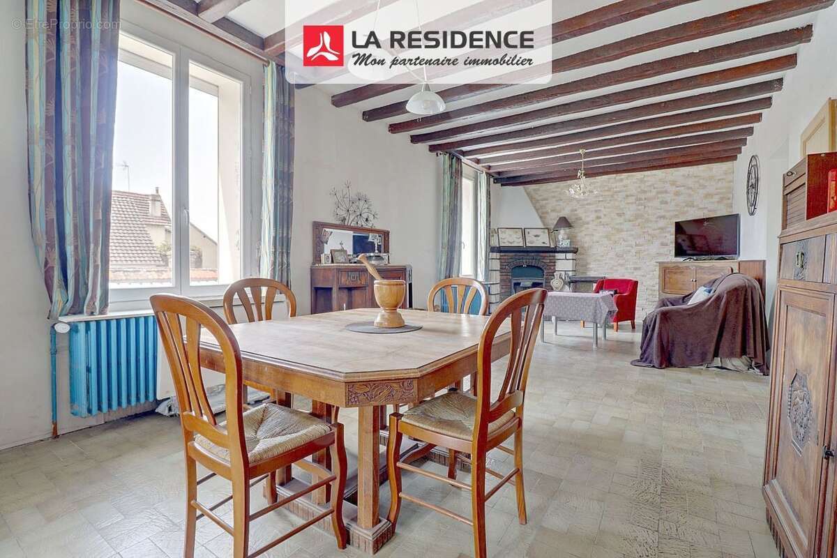 Maison à EZY-SUR-EURE