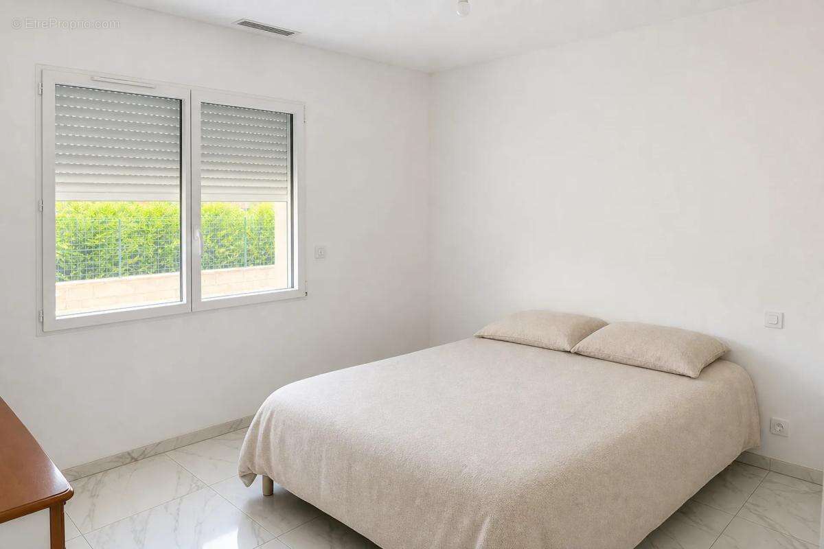 Aussonne - Maison contemporaine 6 pièces de 159 m² - photo 12
