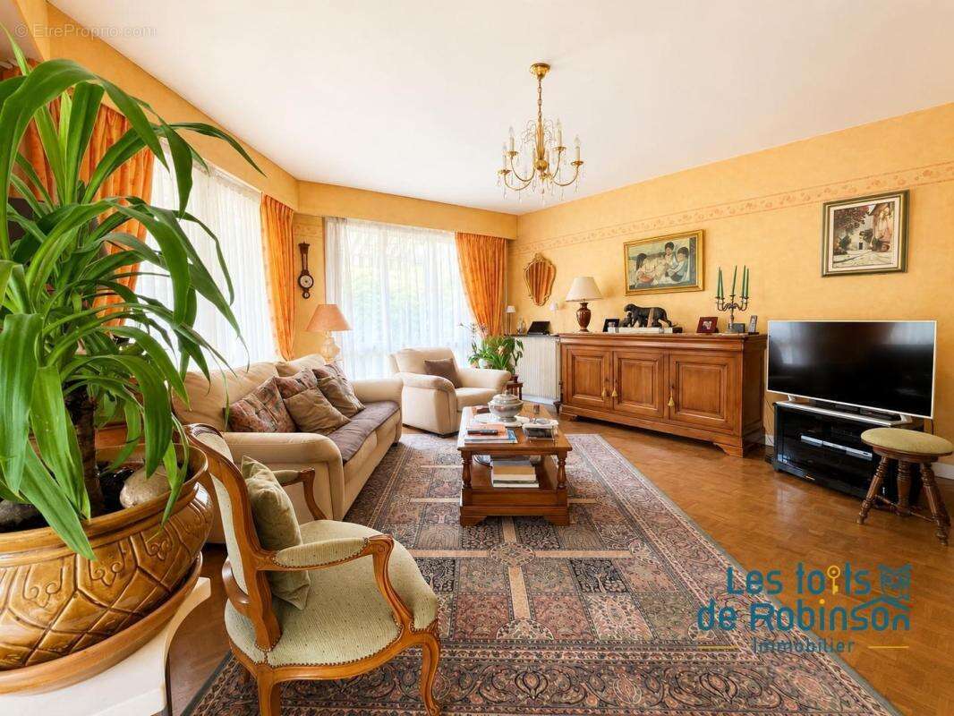 Appartement à LE PLESSIS-ROBINSON