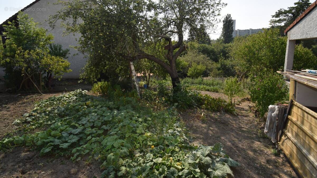 Terrain à VICHY