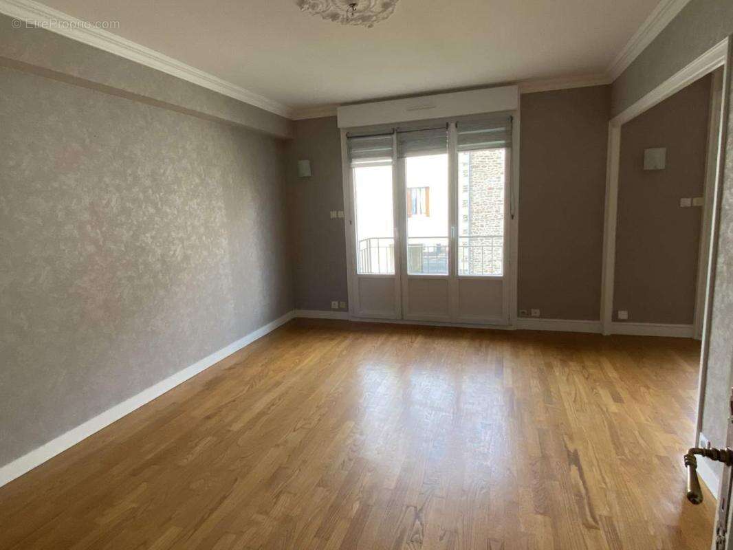 Appartement à FOUGERES