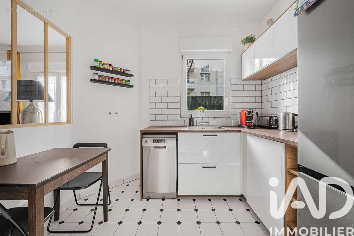 Photo 7 - Appartement à COURBEVOIE