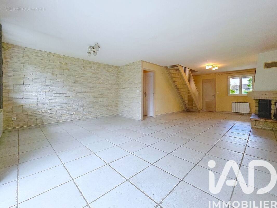 Photo 1 - Maison à OZOIR-LA-FERRIERE