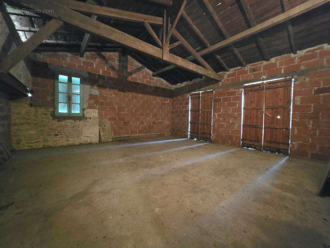 Maison familiale 190 m² – 6 chambres – dépendance 150 m² – terrain 3000 m² - photo 16