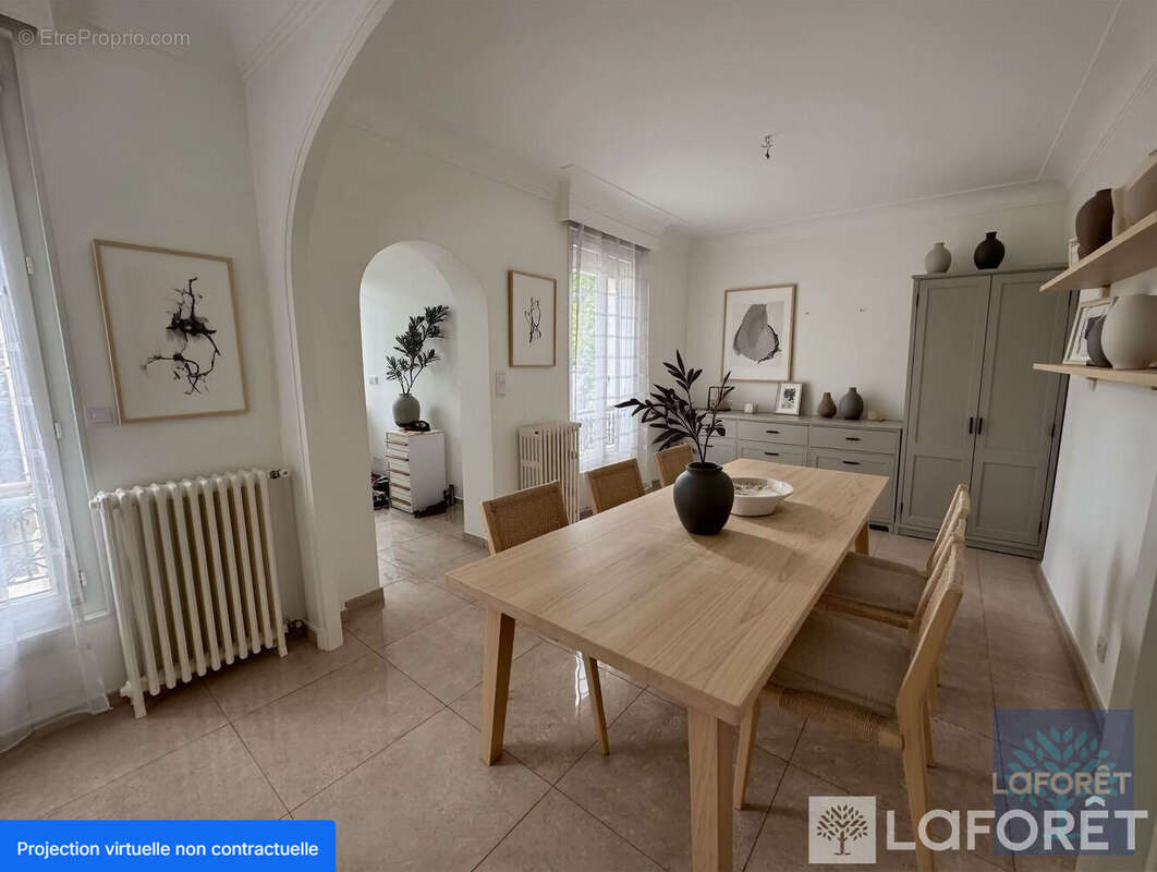 Maison à SAINT-MAUR-DES-FOSSES