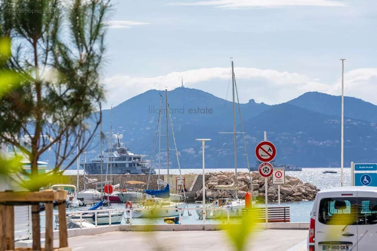 Exclusivite - cannes - pointe croisette - rdj vue mer 168 m² - photo 27