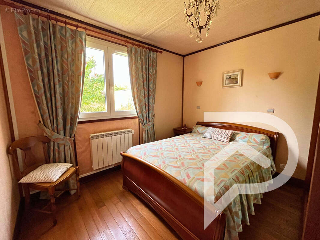 Maison à ESTREES-SAINT-DENIS