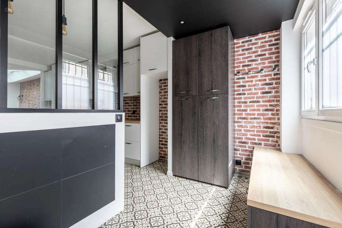 Appartement à PARIS-17E