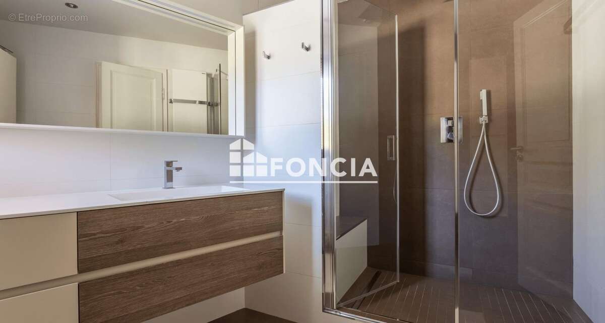 Maison à LE PLESSIS-ROBINSON