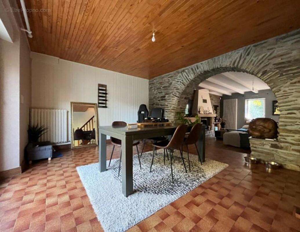 Maison à MALESTROIT