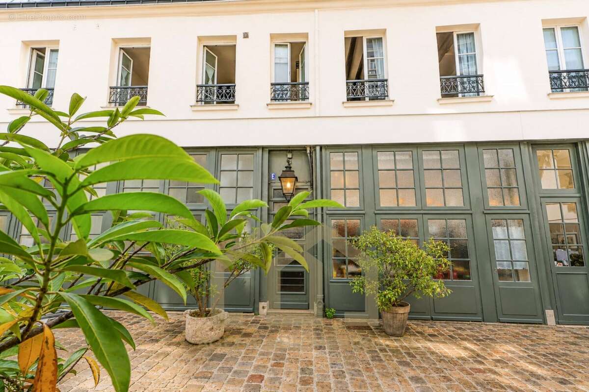 Appartement à PARIS-7E