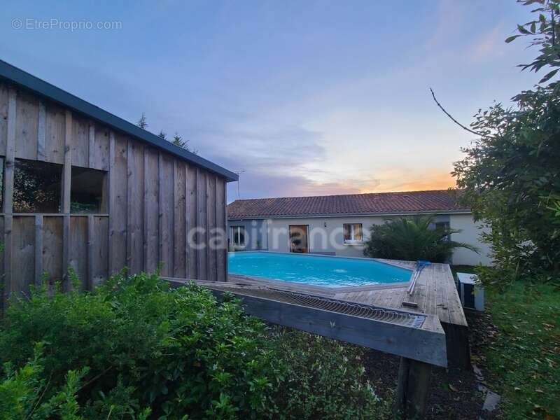 Maison à BUSSAC-SUR-CHARENTE