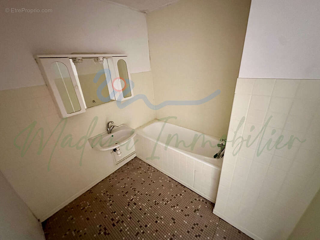 Appartement à FRENEUSE