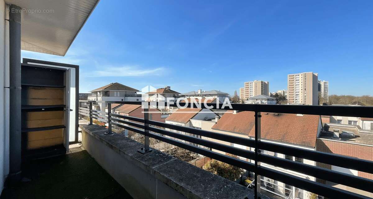 Appartement à CORBEIL-ESSONNES