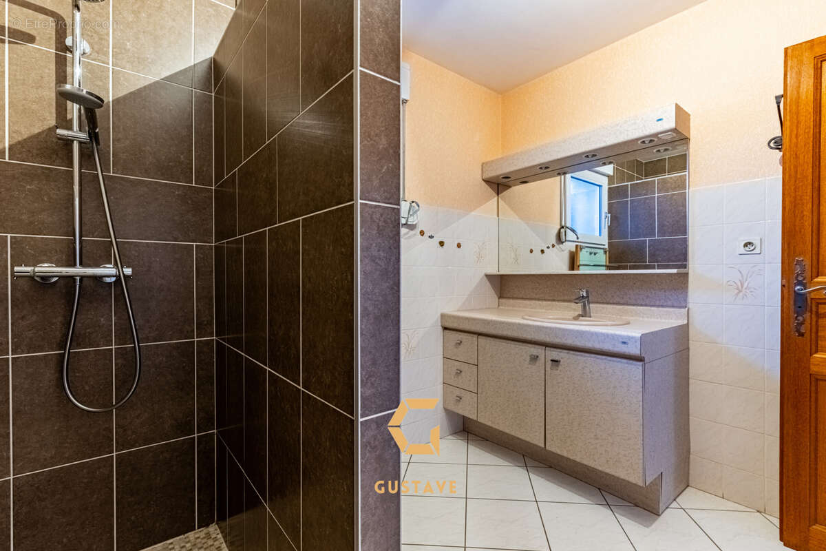 Maison à VAROIS-ET-CHAIGNOT