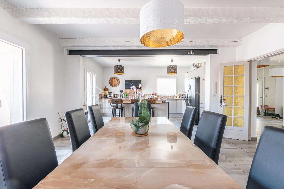 Maison à SIX-FOURS-LES-PLAGES