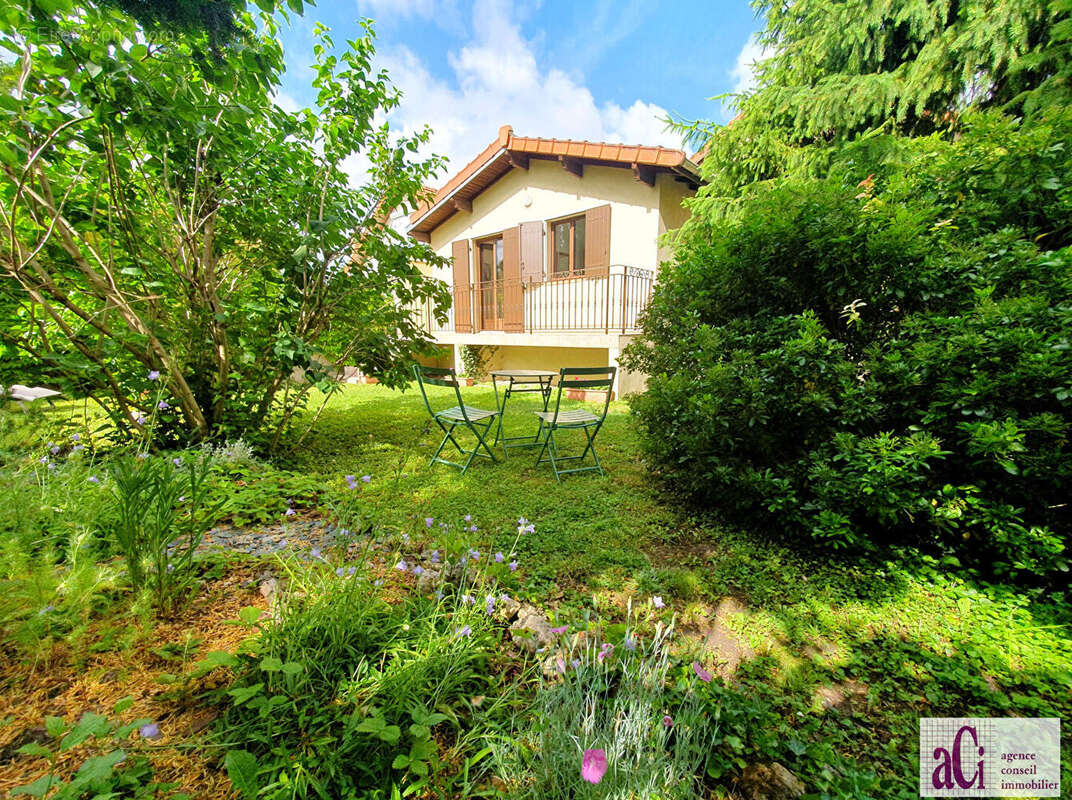Maison à L'HAY-LES-ROSES
