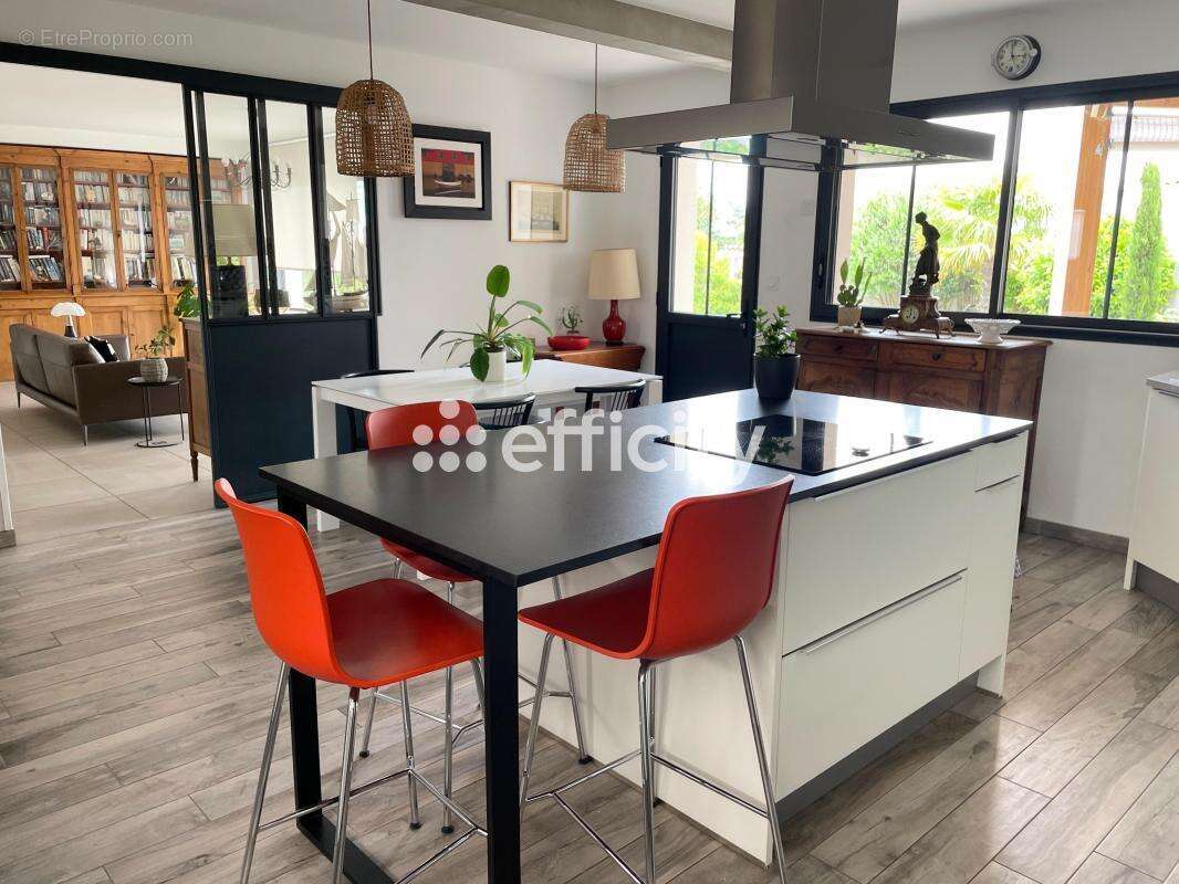Maison 143 m² à Nieul-Sur-Mer  - photo 2