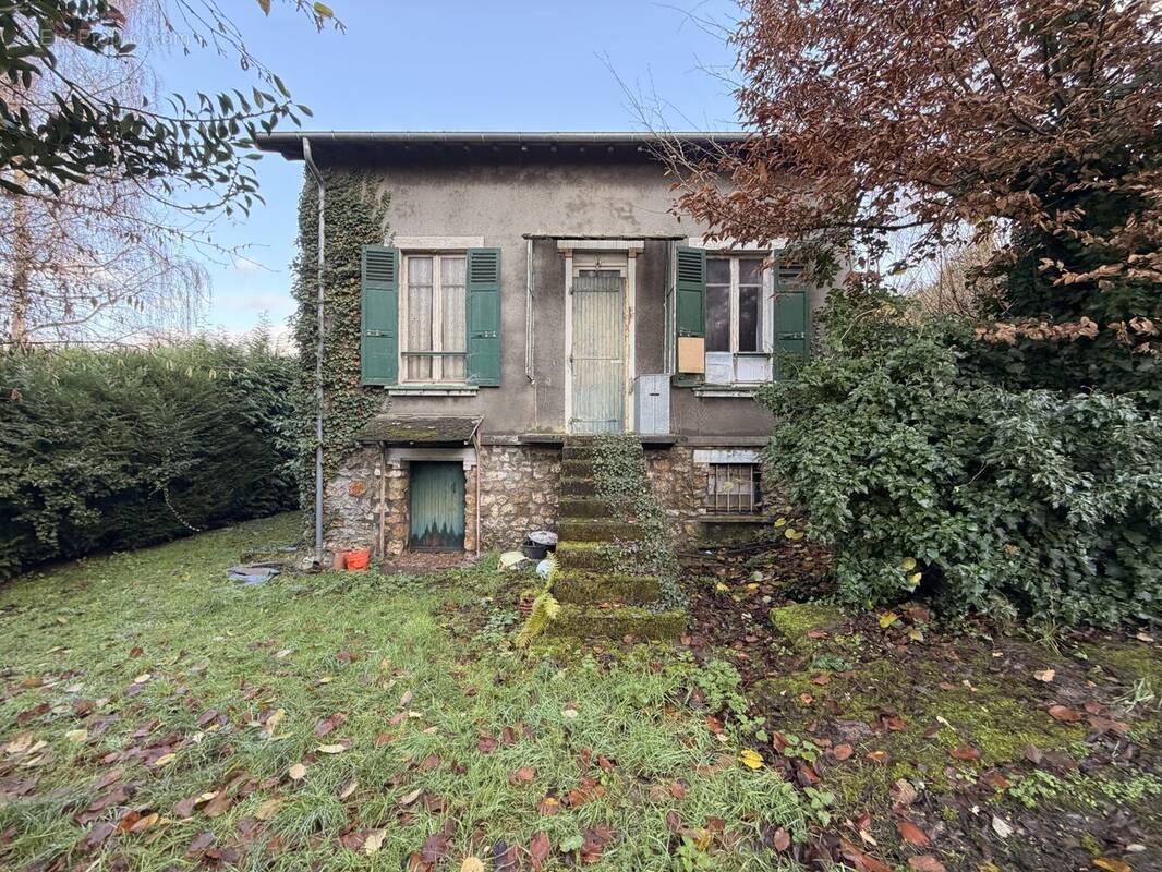 Maison à BRIIS-SOUS-FORGES