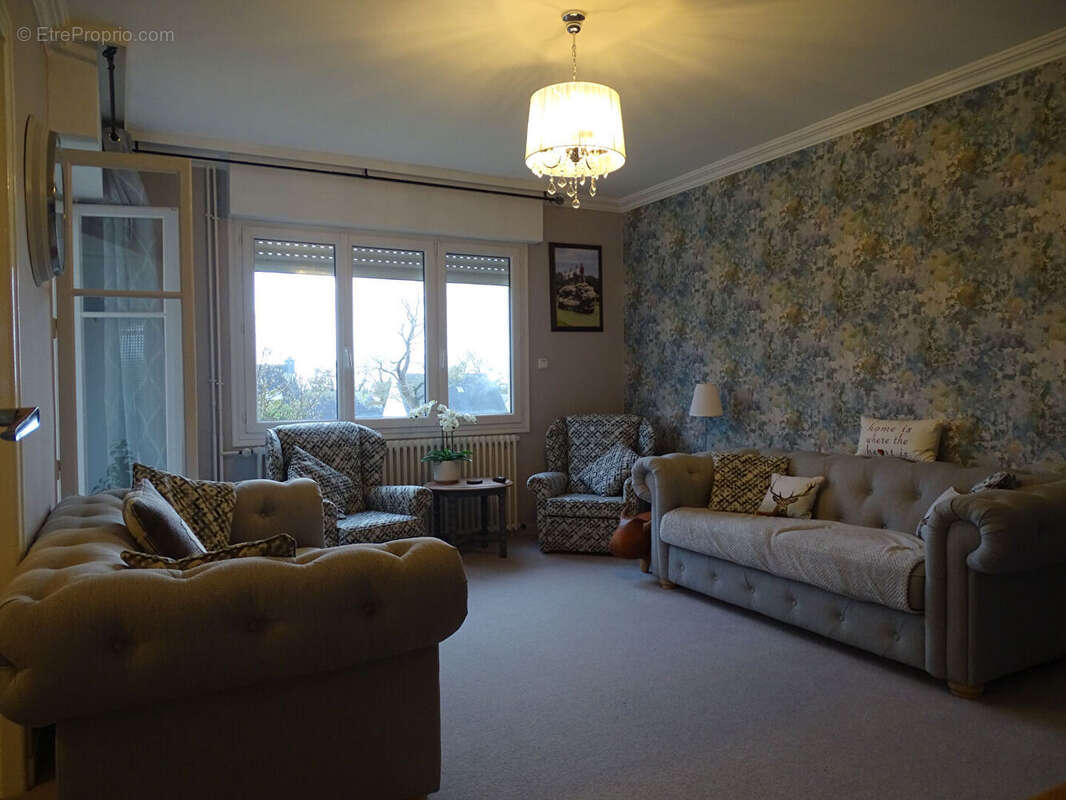 Maison à MAEL-CARHAIX