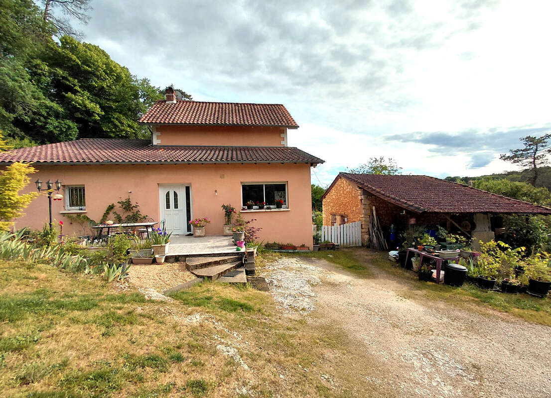 Maison à CHATEAU-L'EVEQUE