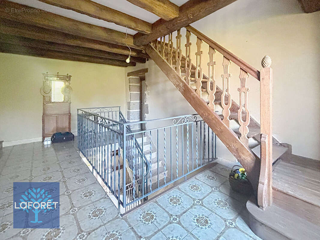 Maison à SAINT-MARC-LE-BLANC