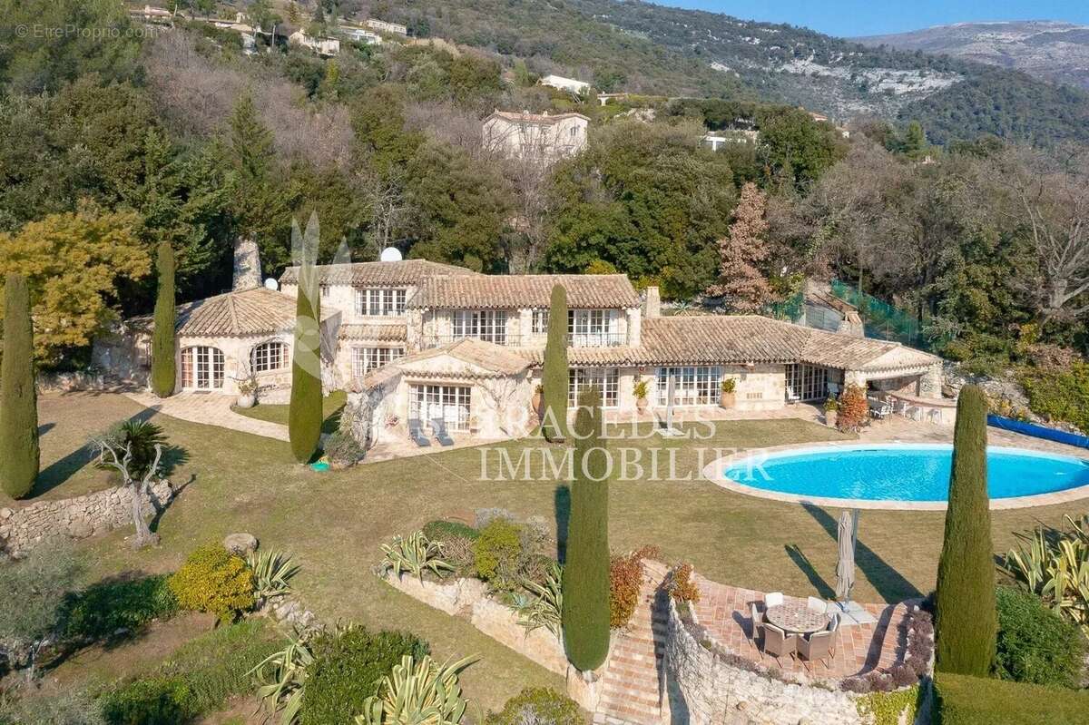 Maison à TOURRETTES-SUR-LOUP