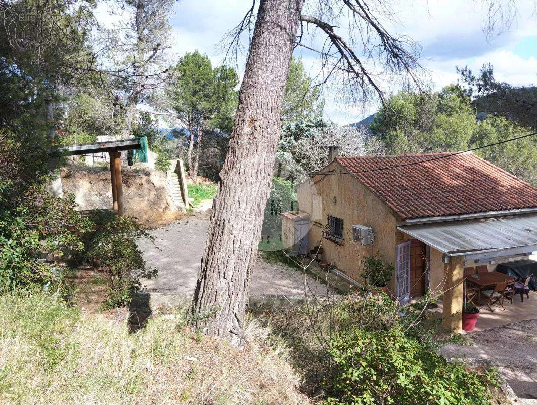 Maison à ROQUEVAIRE