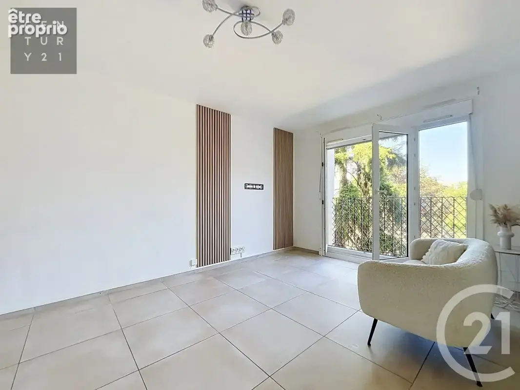 Appartement 54 m² à La Chapelle-Saint-Luc  - photo 3