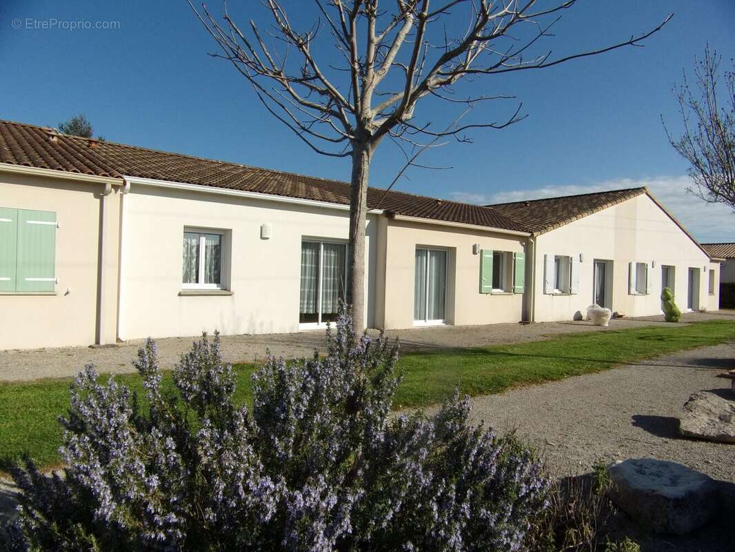 Appartement à CHEF-BOUTONNE